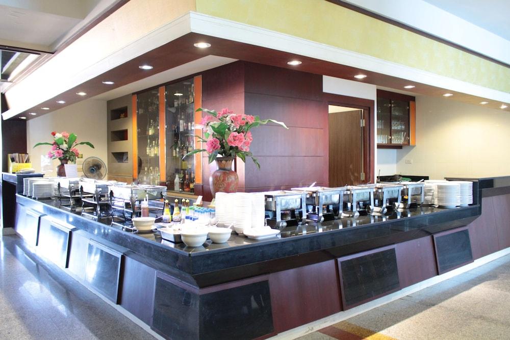 City Beach Resort Hua Hin Exterior photo